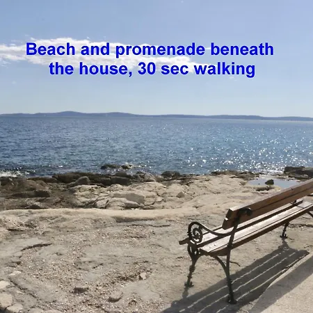 Apartament Beachfront Drazen With Patio & Parking Split