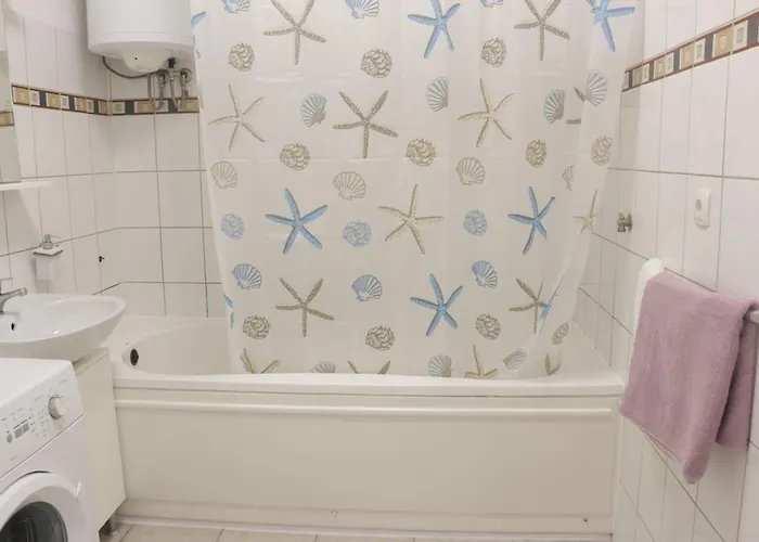 Beachfront Drazen With Patio & Parking *