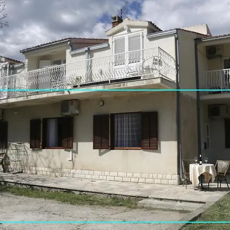 Apartment Beachfront Drazen With Patio & Parking Split