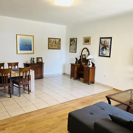 Beachfront Drazen With Patio & Parking * Split