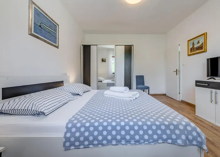 Beachfront Drazen With Patio & Parking Lejlighed *