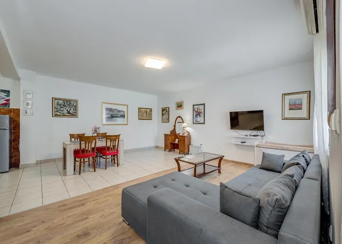 Beachfront Drazen With Patio & Parking Lejlighed *